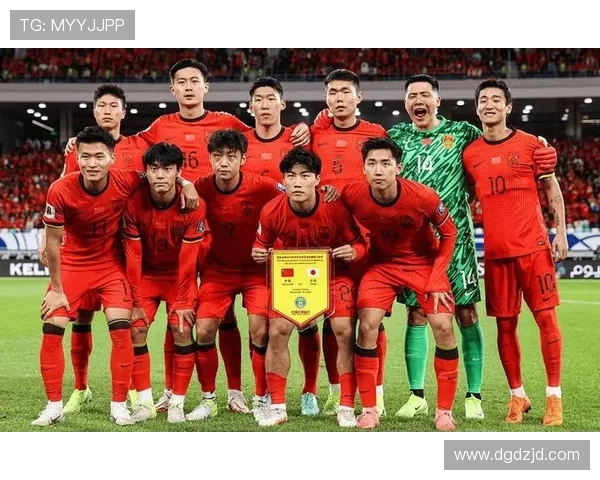 中国男足世预赛关键战取胜 重燃出线希望引发球迷热议与全国关注